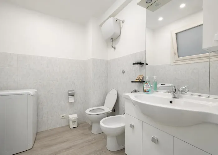 Cozy Urban Retreat, 2br, Family Escape In Apartment *