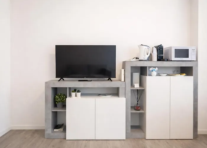 Cozy Urban Retreat, 2br, Family Escape In Apartment Rom